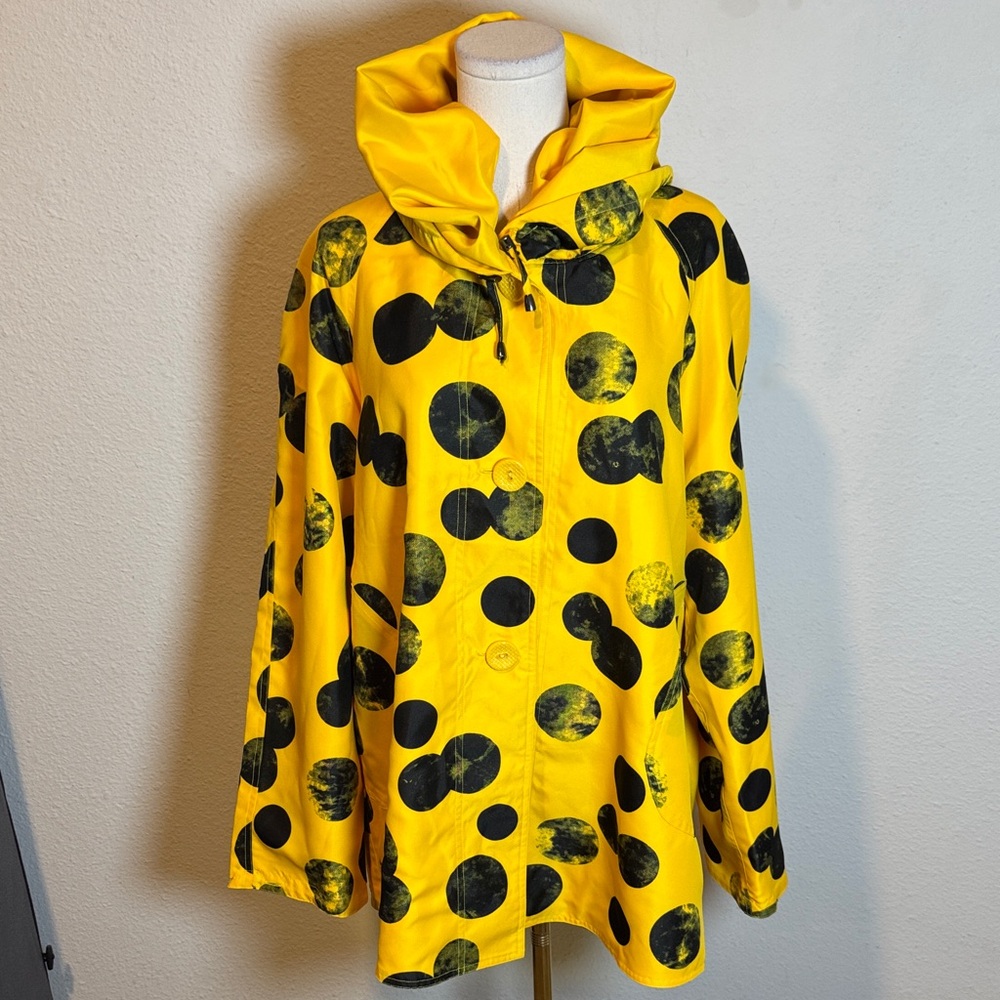 NWT Oopera Fully Reversible Yellow Polka Dot Raincoat size XL